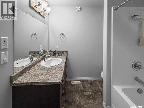 119 Maningas Bend, Saskatoon, SK 