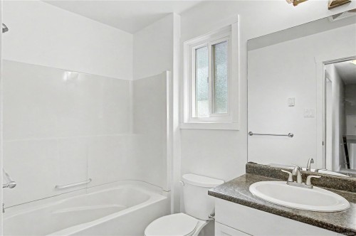 5849 Sunset Rd, Nanaimo, BC 