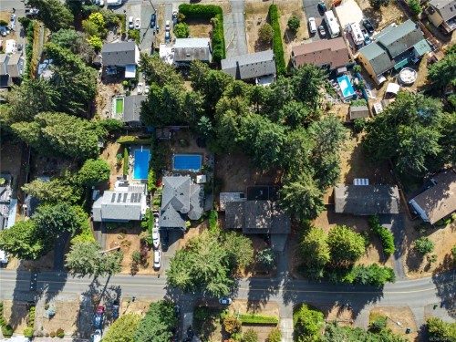 5849 Sunset Rd, Nanaimo, BC 