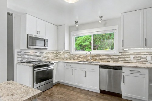 5849 Sunset Rd, Nanaimo, BC 