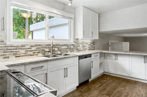 5849 Sunset Rd, Nanaimo, BC 