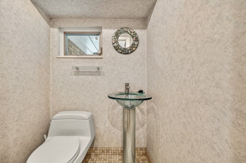 Salle d'eau - 156 Av. Wicksteed, Mont-Royal, QC 