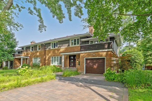 Façade - 156 Av. Wicksteed, Mont-Royal, QC 
