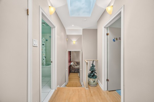 Hall d'entrée/Vestibule - 156 Av. Wicksteed, Mont-Royal, QC 