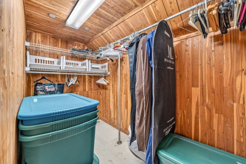 Rangement - 156 Av. Wicksteed, Mont-Royal, QC 