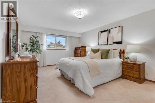 8 Blue Spruce Court, Kitchener, ON 