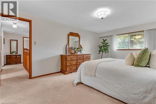 8 Blue Spruce Court, Kitchener, ON 