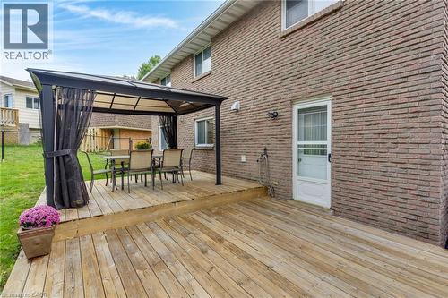 8 Blue Spruce Court, Kitchener, ON 