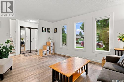 15 Dragan Crescent, Saskatoon, SK 