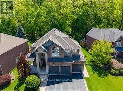 27 BELL AVENUE  Grimsby (Grimsby East), ON L3M 1B2