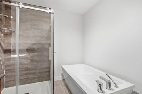 Salle de bains - 3649 Rue Du Granit, Carignan, QC 