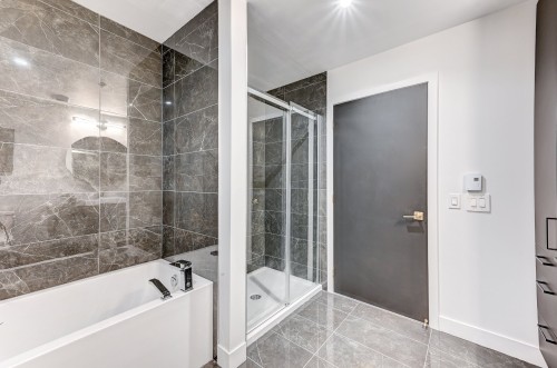 Salle de bains - 618-280 Route 132, Saint-Constant, QC 