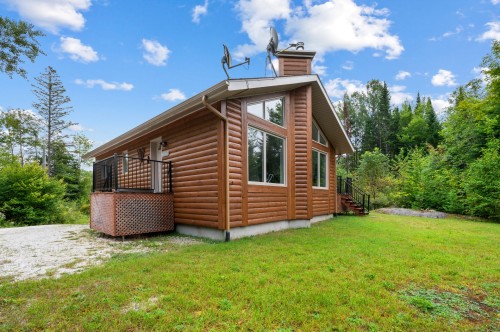 Back of Structure - 232 Ch. Des Monarques, Amherst, QC 