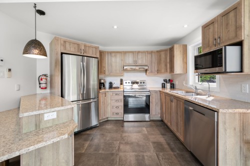 Kitchen - 232 Ch. Des Monarques, Amherst, QC 