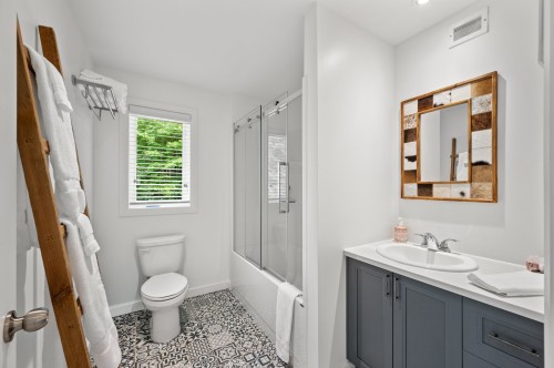 Bathroom - 232 Ch. Des Monarques, Amherst, QC 
