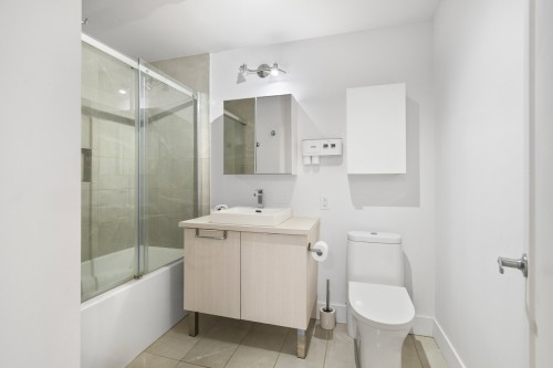 Salle de bains - 1-2484 Rue Marie-Anne E., Montréal (Le Plateau-Mont-Royal), QC 