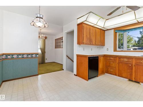 9807 165 St Nw, Edmonton, AB 