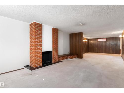 9807 165 St Nw, Edmonton, AB 