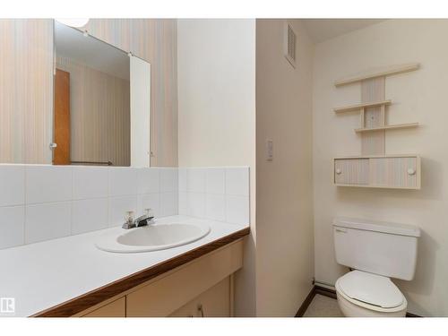 9807 165 St Nw, Edmonton, AB 