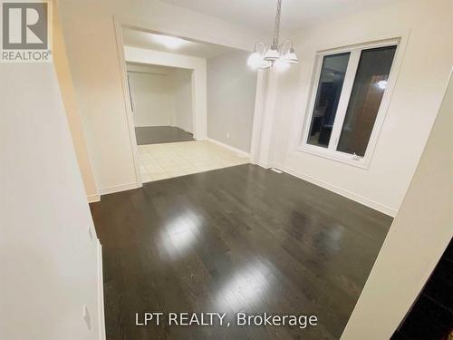 35 HUMBERSTONE CRESCENT , Brampton, Ontario L7A 4C2 2