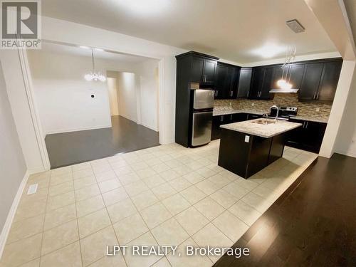 35 HUMBERSTONE CRESCENT , Brampton, Ontario L7A 4C2 3