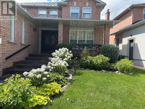 14 GAS LIGHT CRESCENT  Vaughan, ON L4L 8E8
