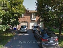 28 FOXGLOVE COURT  Markham, ON L3R 3Y3