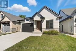 40 IVY CRESCENT  Thorold (Confederation Heights), ON L2V 0J9