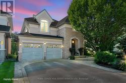 167 INNVILLE CRESCENT  Oakville, ON L6L 0B8