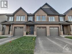327 BARRETT FARM DRIVE N Ottawa, ON K1T 0S3