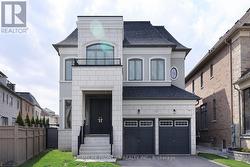8 PLANET STREET  Richmond Hill, ON L4C 4V8