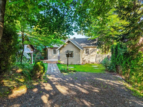514 Rue Picard  Saint-Colomban, QC J5K 2K3