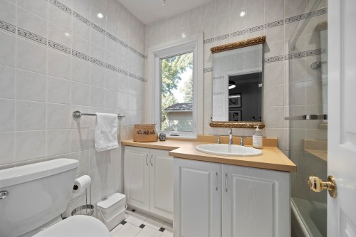Salle de bains - 538 Av. Westhill, Beaconsfield, QC 