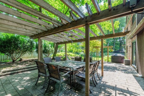 Cour - 538 Av. Westhill, Beaconsfield, QC 