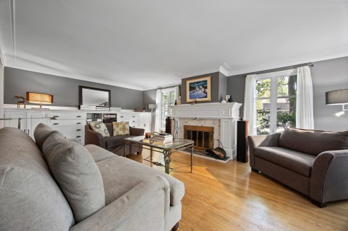 Salon - 538 Av. Westhill, Beaconsfield, QC 