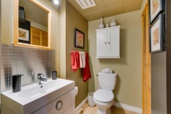 Powder room - 