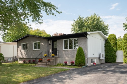 1499 Rue des Lilas  Sainte-Julie, QC J3E 1J3