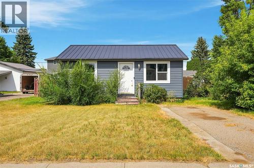 1014 Hastings STREET  Moose Jaw, SK S6H 5R8