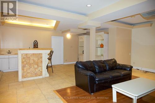 2B DEBELL LANE , Toronto, Ontario M2M 3Z4 2