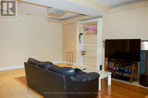 2B DEBELL LANE , Toronto, Ontario M2M 3Z4 3