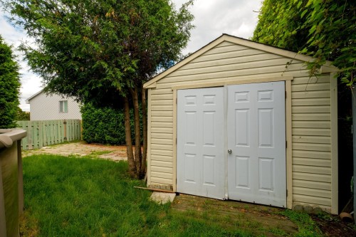 Shed - 7 Rue Côté, Saint-Constant, QC 