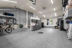 Garage - 