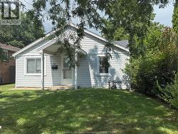 81 ROBINSON Leamington, ON N8H 1Z2