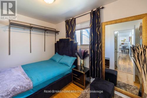 MAIN - 324 COLLEGE AVENUE , Oshawa, Ontario L1J 1S1 5