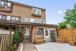 224 - 260 JOHN GARLAND BOULEVARD Toronto, ON M9V 1N8