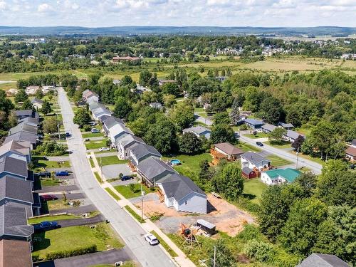 75 Burgess Crescent, Windsor, NS 
