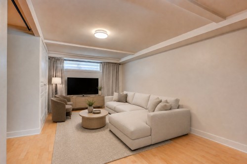 Salle familiale - 1 Rue Fortin, Boisbriand, QC 