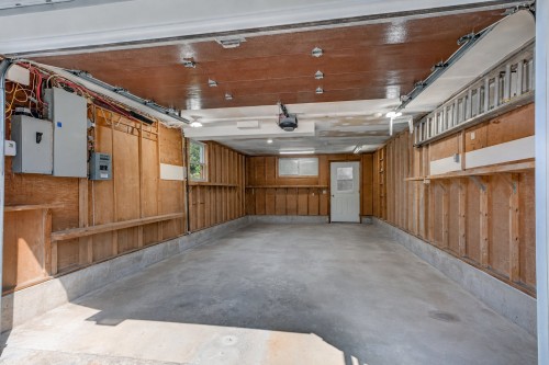 Garage - 1 Rue Fortin, Boisbriand, QC 