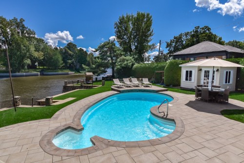 Piscine - 1 Rue Fortin, Boisbriand, QC 