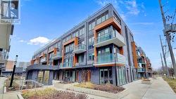 3 - 75 CURLEW DRIVE  Toronto, ON M3A 0A9